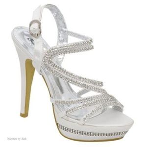 Brianna Leigh Sarah White Wedding shoe sz7